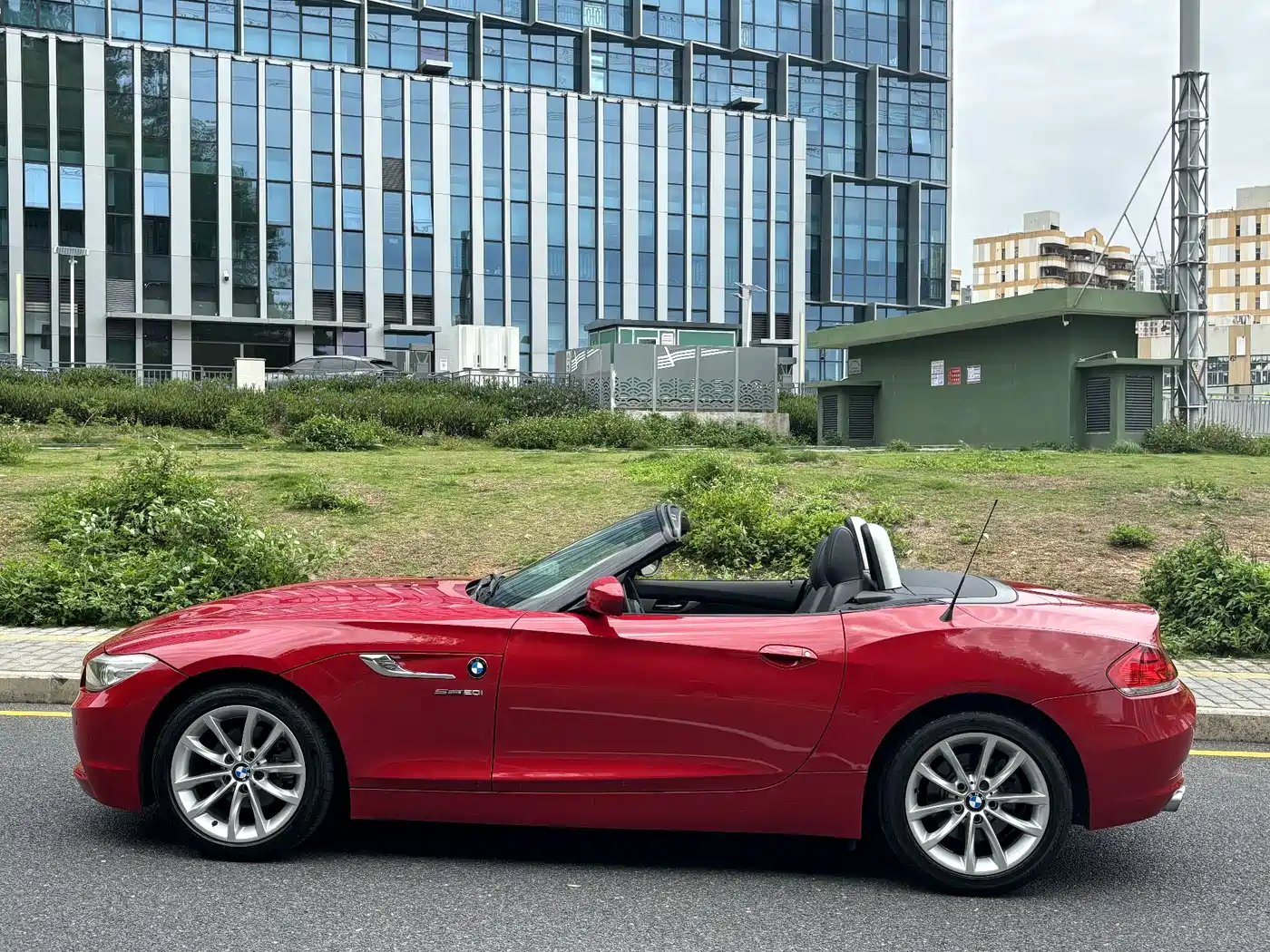 BMW Z4 2013 sDrive20i Leading фото 24