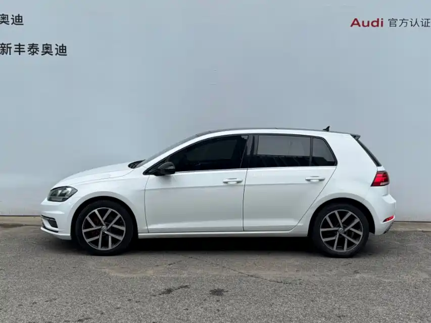 Фото 21 - Volkswagen Golf