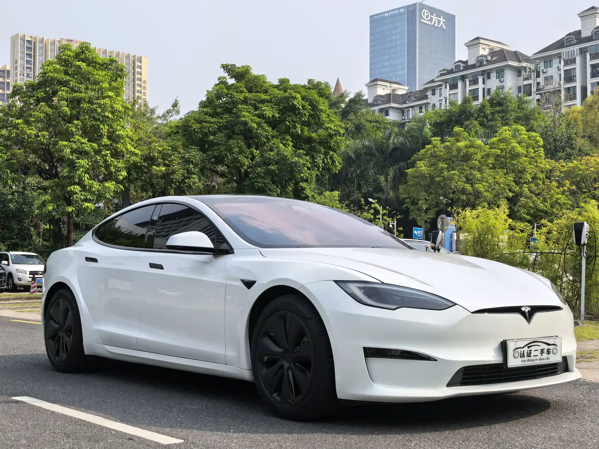 Фото 3 - Tesla Model S