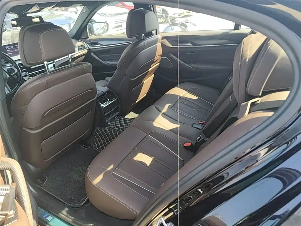 BMW 5 Series New Energy 2021 535Le Pioneer Edition M Sport Package фото 17