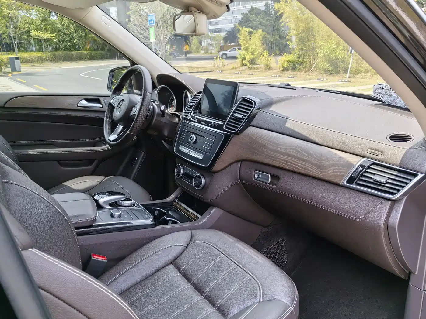 Mercedes-Benz GLE 2018 GLE 400 4MATIC Ultimate Edition фото 15