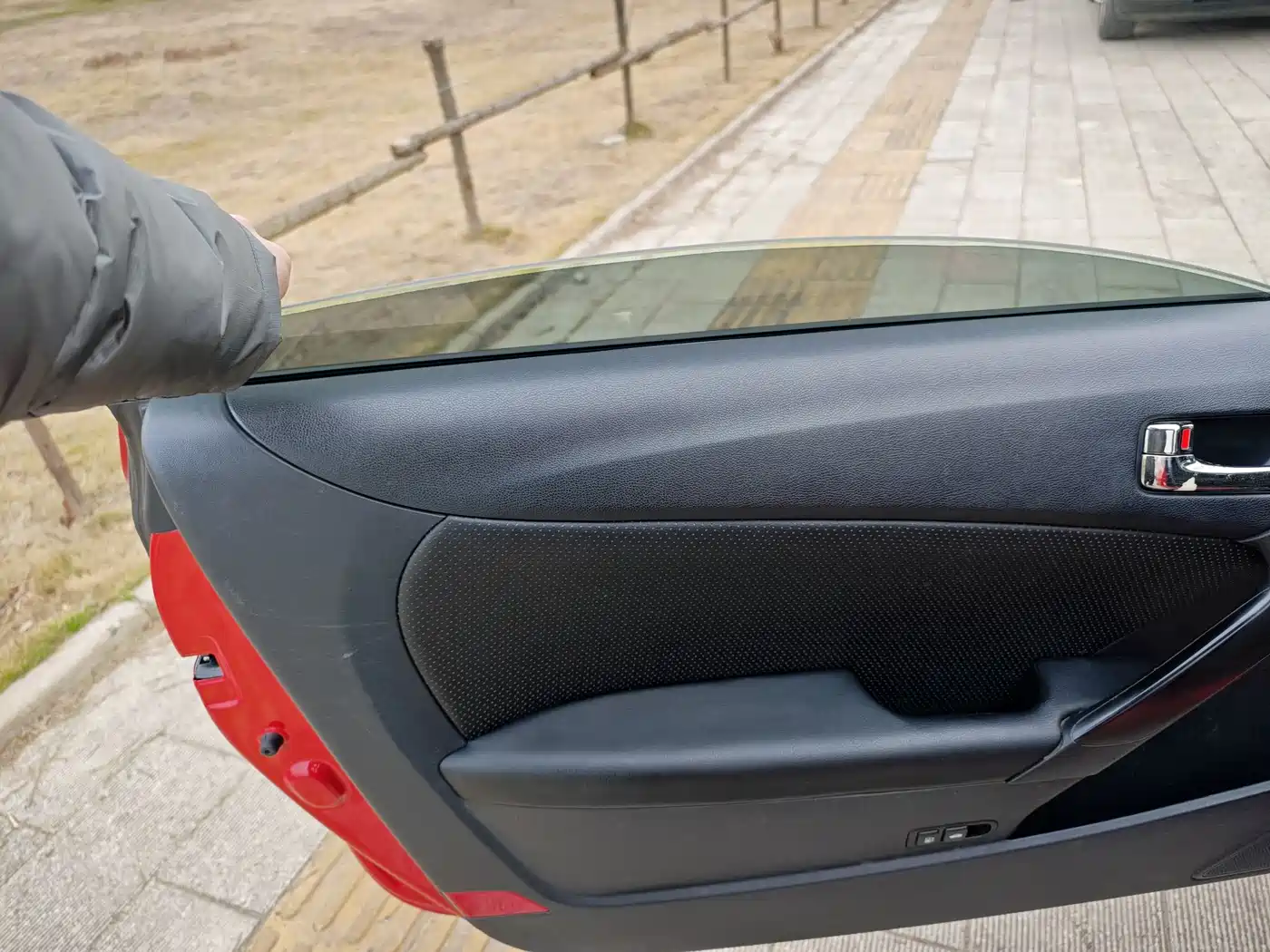 Hyundai Genesis Coupe 2009 Model 2.0T Automatic Luxury Edition фото 7