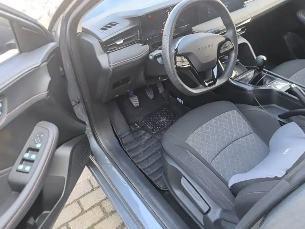 Roewe i5 2025 2023 1.5L Manual Comfort Edition