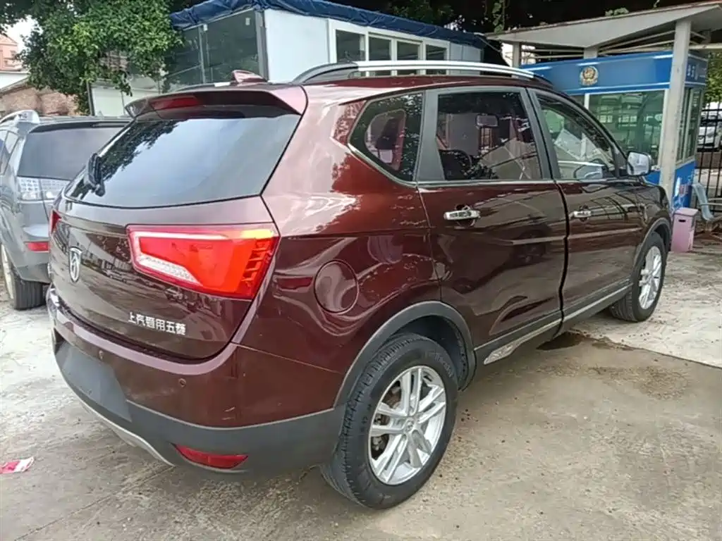 Фото 6 - Baojun 560