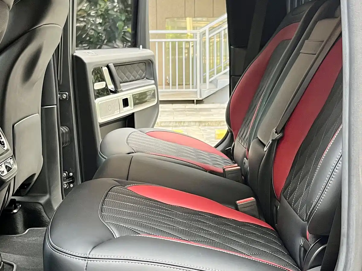 Mercedes-Benz G-Class фото 16