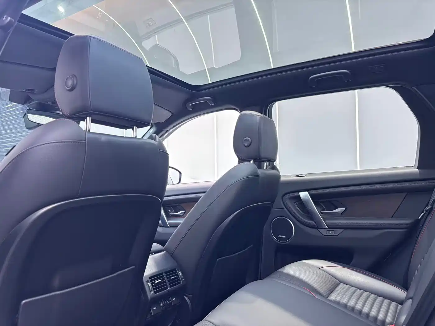 LAND ROVER DISCOVER SPORTS