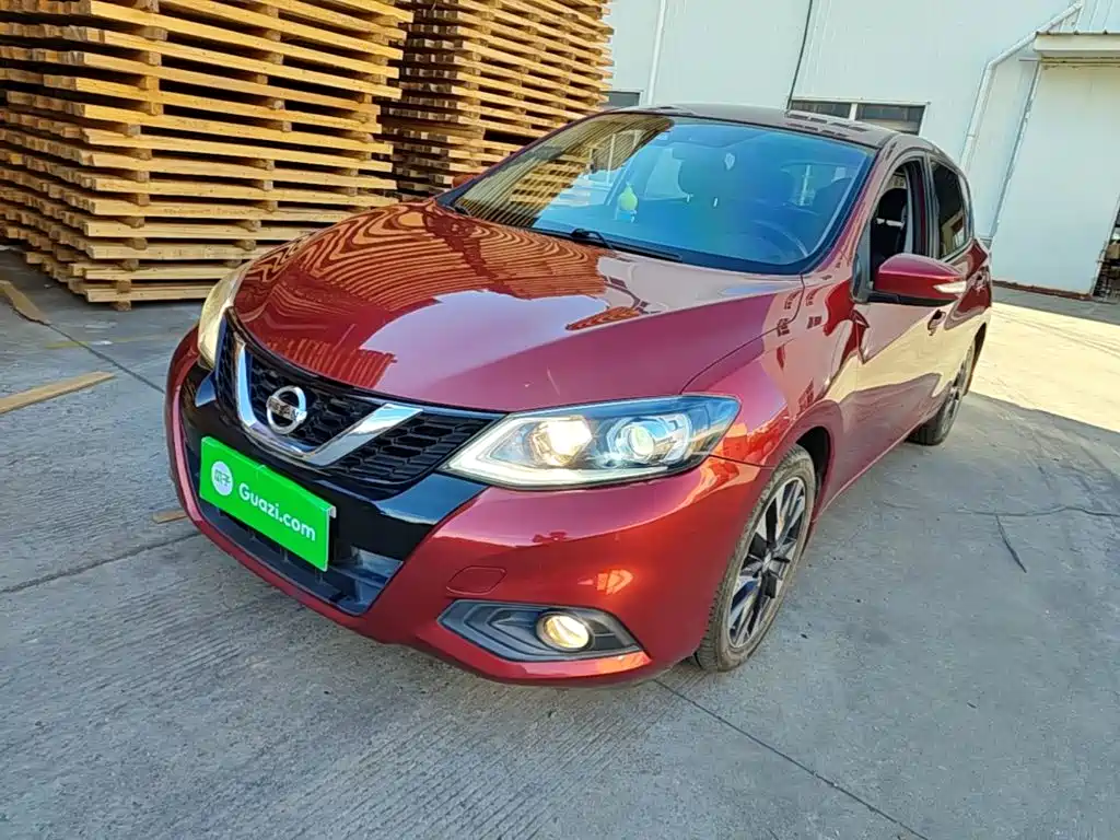 Фото 1 - Nissan Tiida
