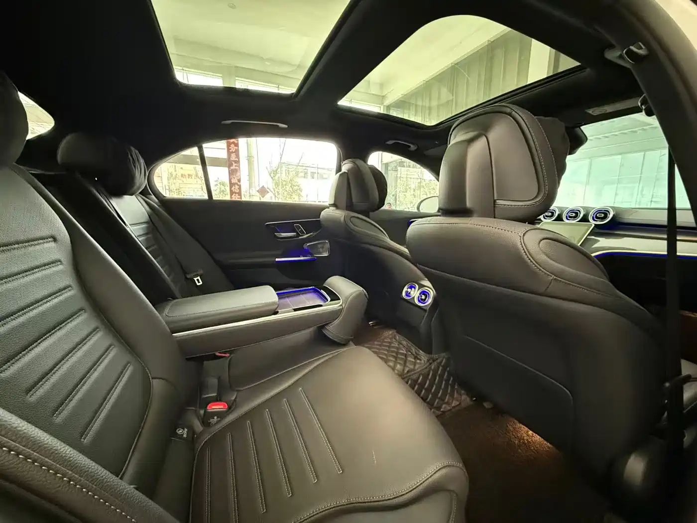 Mercedes-Benz C-Class 2024 C 260 L Night Edition Sport фото 8