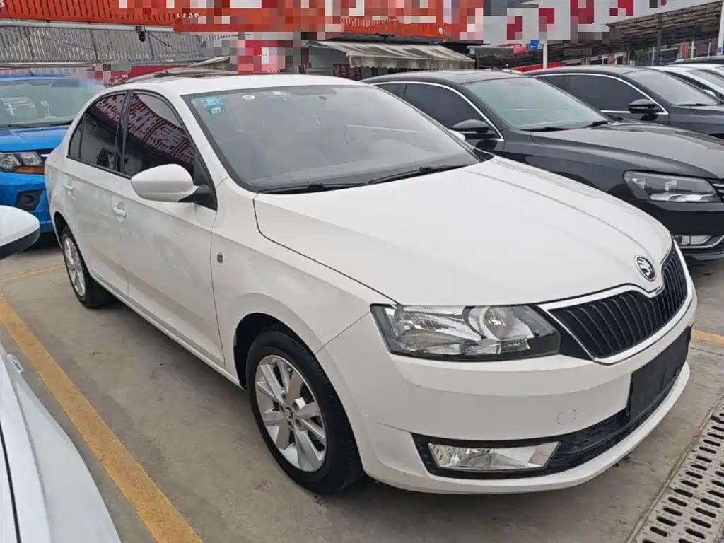 Škoda Rapid 2016 1.6L Automatic Pioneer Edition фото 4