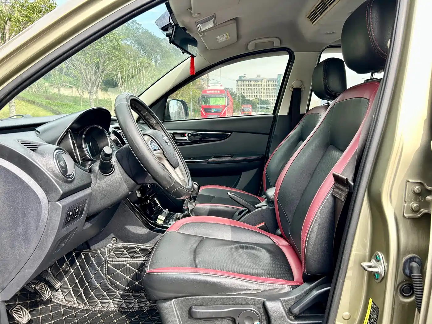 BAIC Huansu S3 2016 2016 1.5L Manual Luxury (China IV)