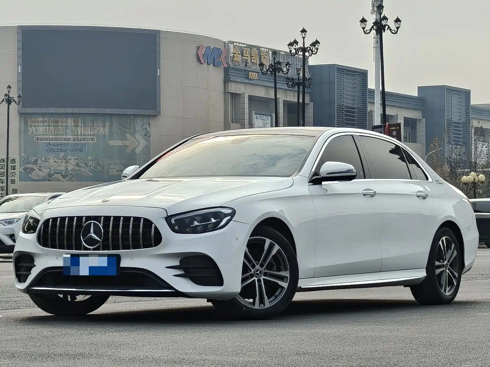 Фото 1 - Mercedes-Benz E-Class