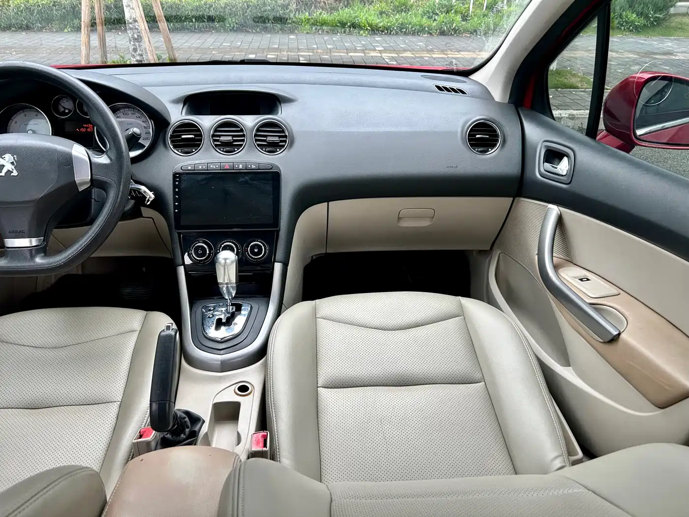 Фото 18 - Peugeot 408