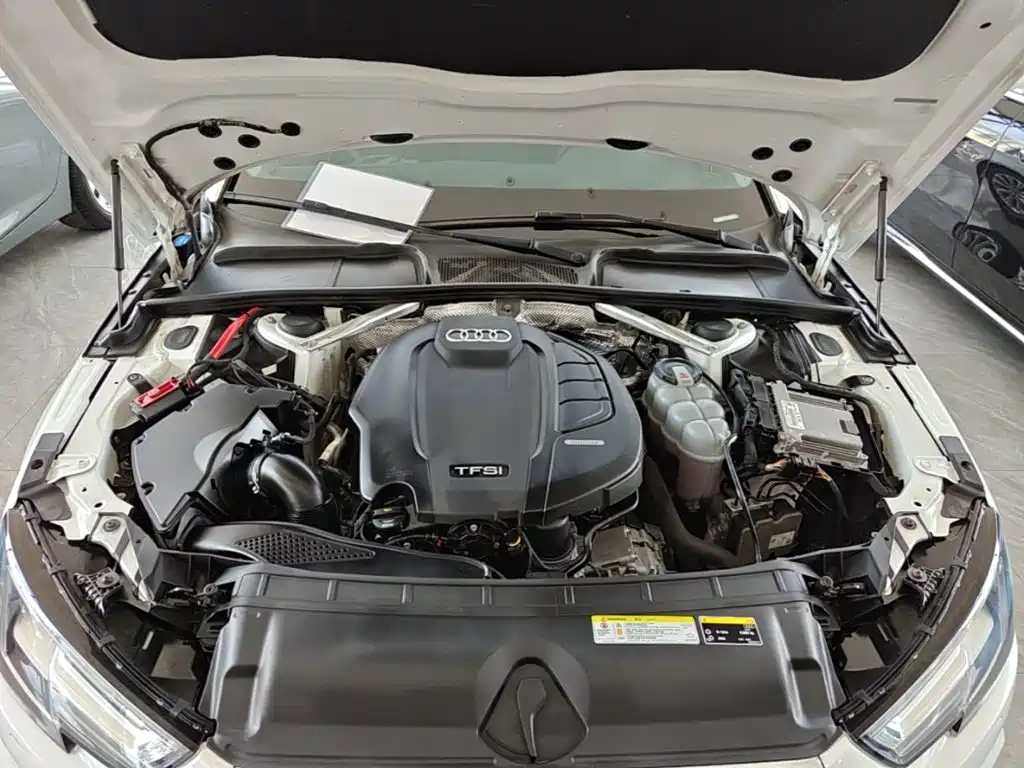 Фото 20 - Audi A4L