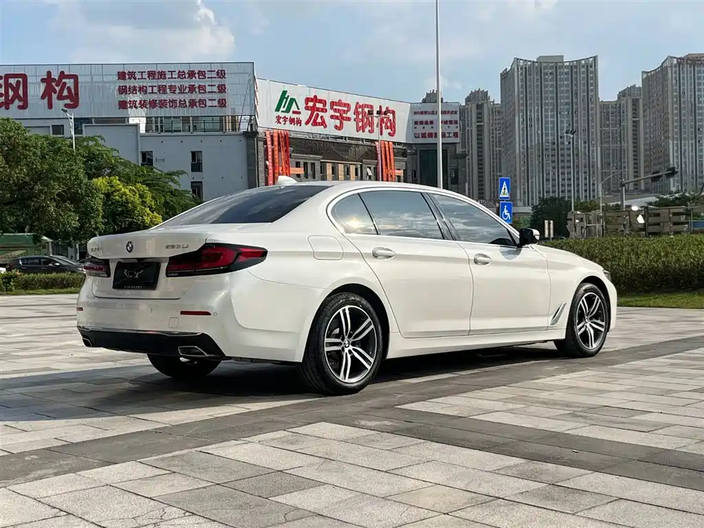 BMW 5 SERIES