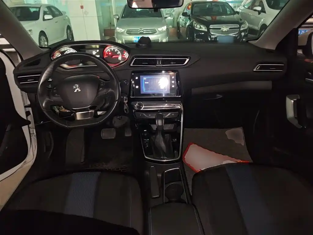 Peugeot 308 2019 230THP Automatic Luxury Edition China V фото 10