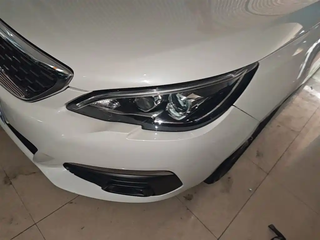 Peugeot 308 2019 230THP Automatic Luxury Edition China V фото 24