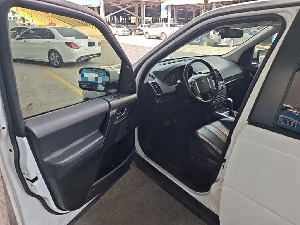 Land Rover Freelander 2 2014 2014 2.0T Si4 SE Gasoline Edition