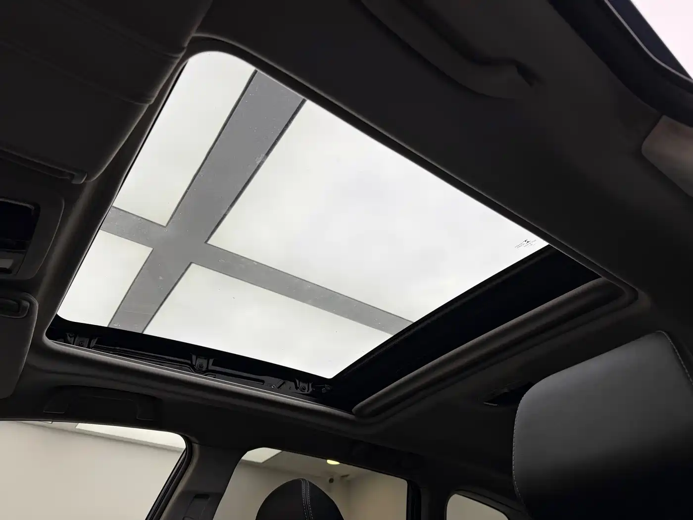 Subaru Forester 2016 2.0i Fashion Navigation Edition фото 18