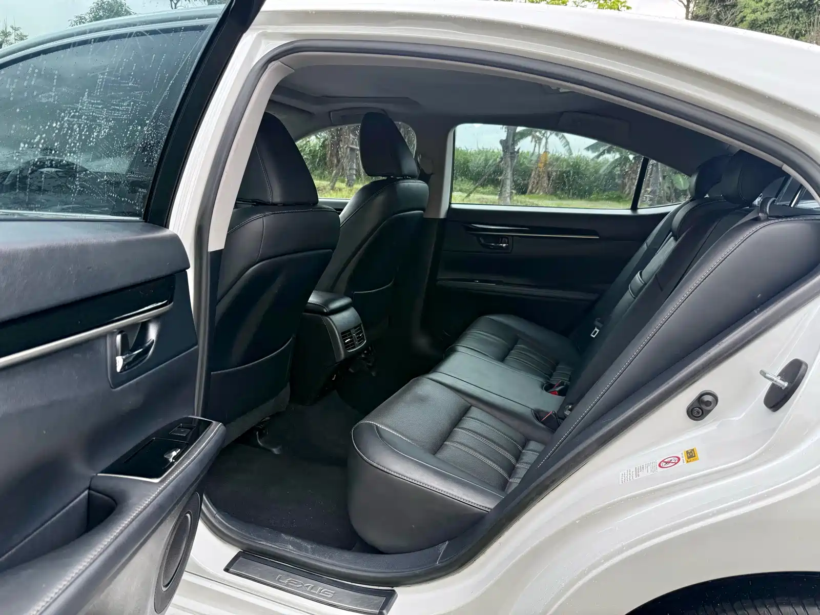 Фото 5 - Lexus ES