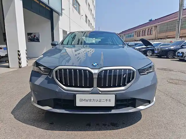 BMW i5 2024 eDrive 35L Premium Luxury Package