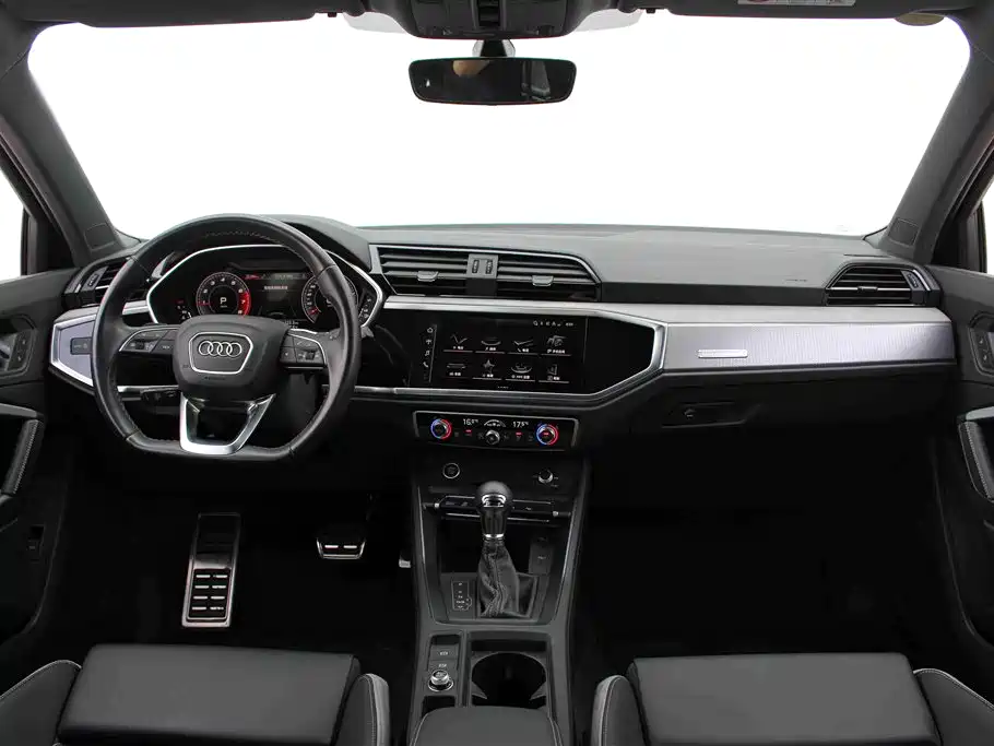 Audi Q3 2024 40 TFSI Fashion Sport фото 12