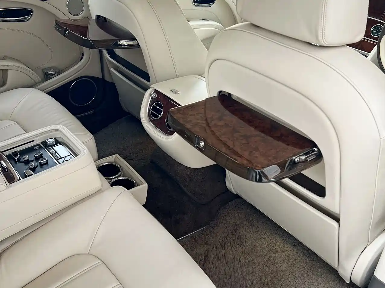 Bentley Mulsanne 2015 6.8T Ultimate Edition фото 8