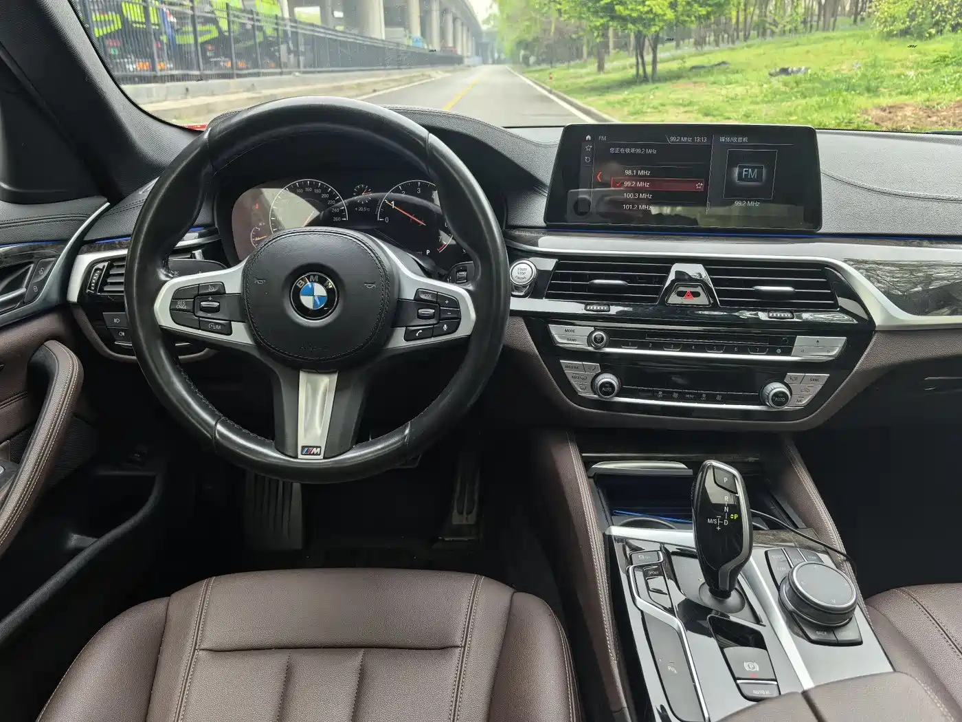 BMW 5 Series 2019 525Li M Sport Package фото 12