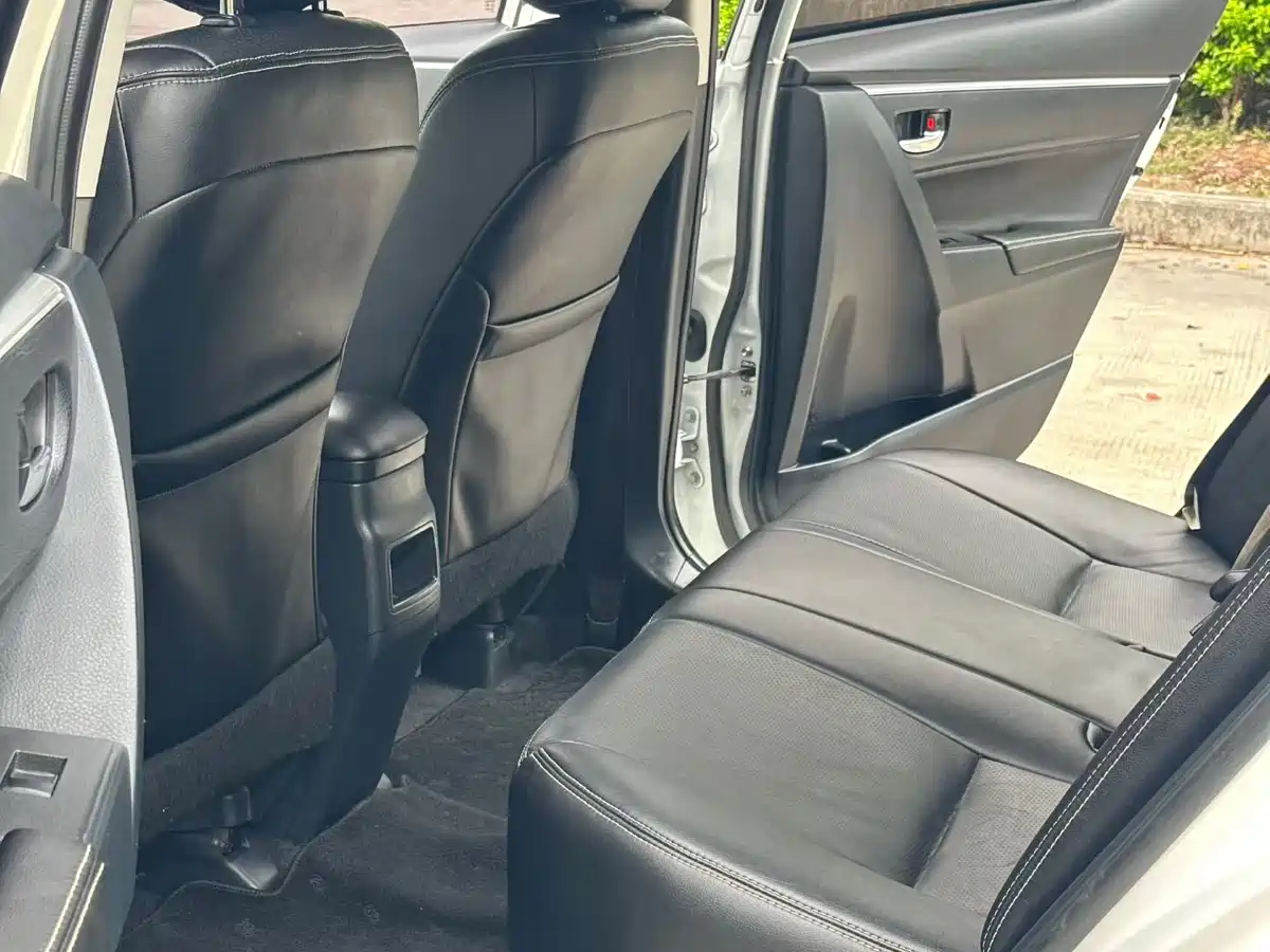 Toyota Corolla 2017 Facelift 1.6L S-CVT GL фото 7