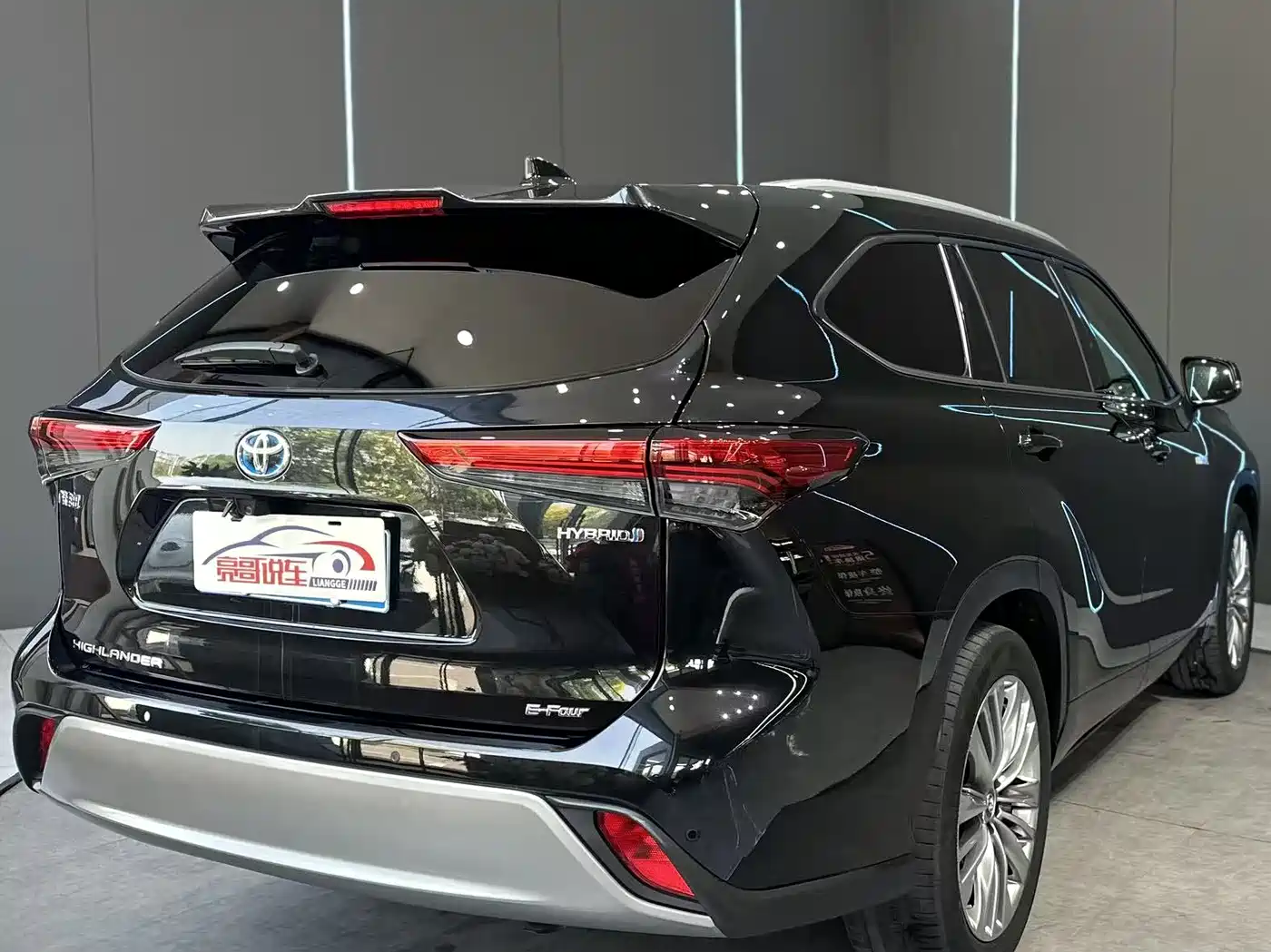 TOYOTA HIGHLANDER