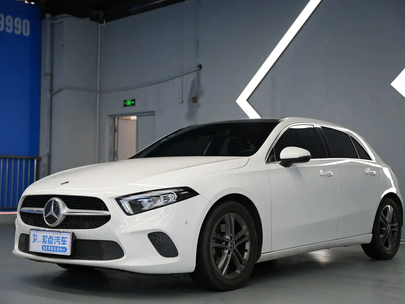 Mercedes-Benz A-Class (Import) 2019 A 200 Dynamic Version