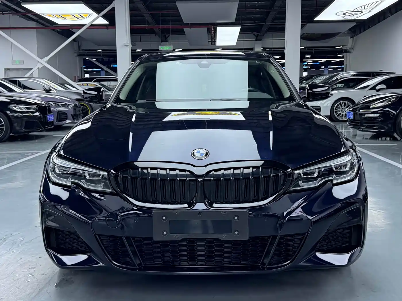 BMW 3 Series 2022 325Li M Sport Shadow Edition фото 2