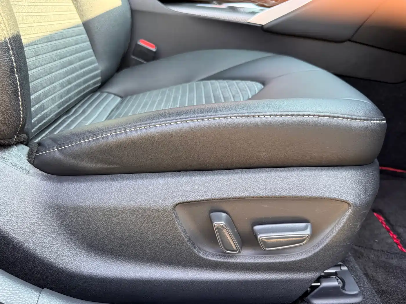 Toyota Camry 2022 2.0S Knight Edition фото 12