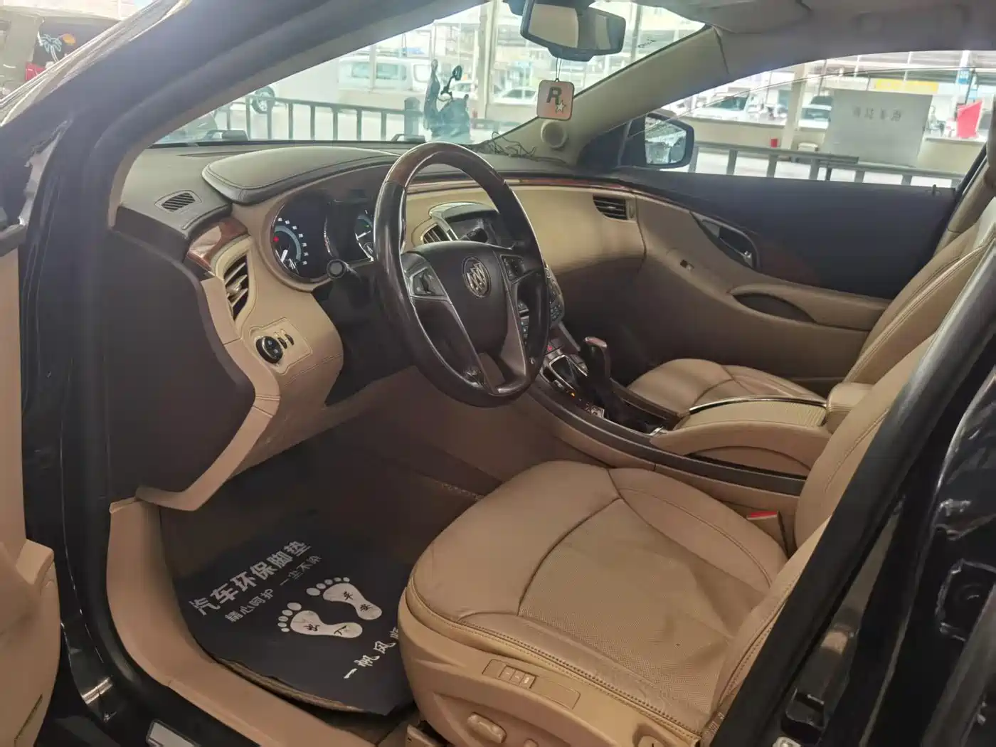 Buick LaCrosse 2010 2.4L Luxury фото 5