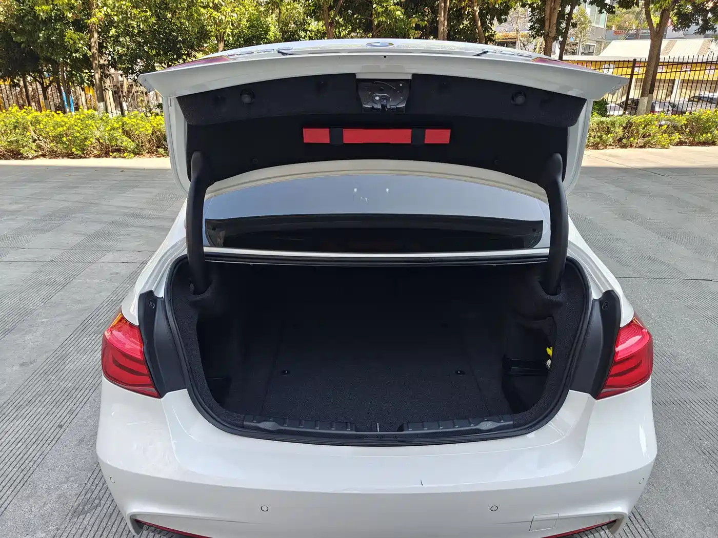 BMW 3 Series 2019 320i M Sport Package фото 17