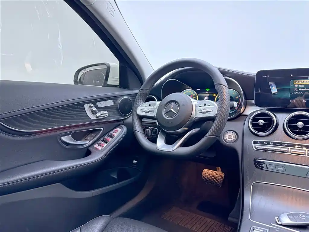 Mercedes-Benz C-Class 2020 Facelift C 260 L Sport фото 16