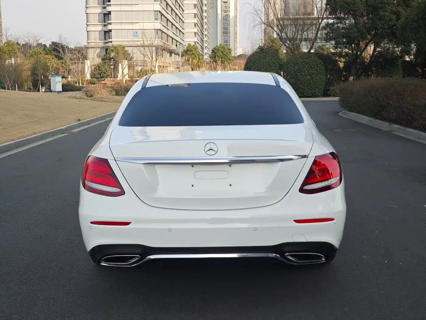 Mercedes-Benz E-Class 2016 E 200 L Sport Type фото 5