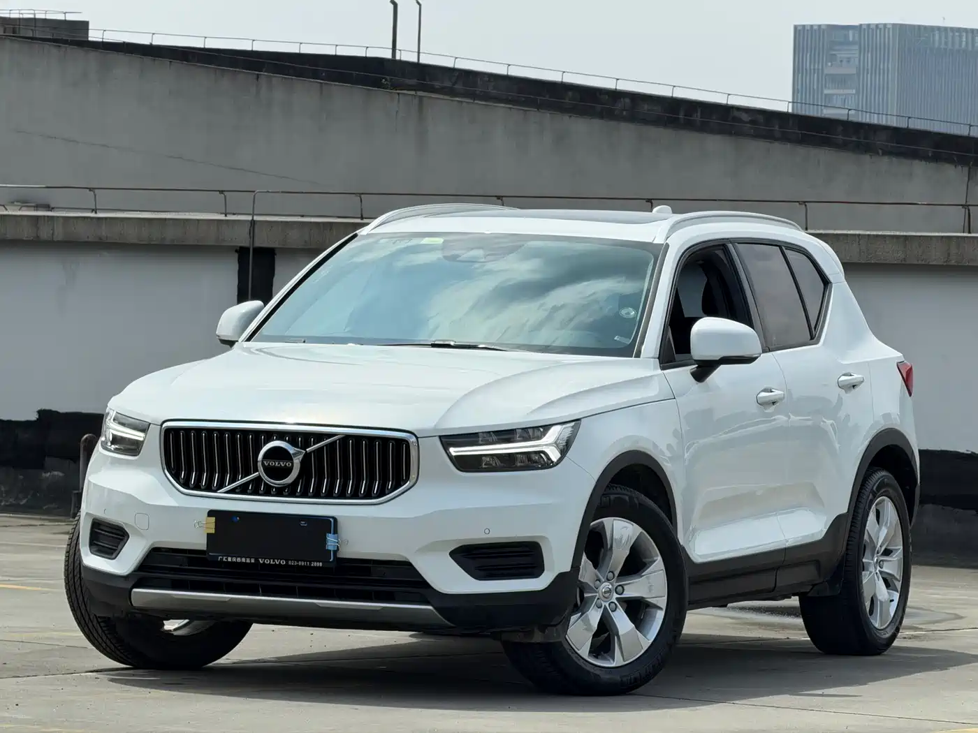 Фото 1 - Volvo XC40