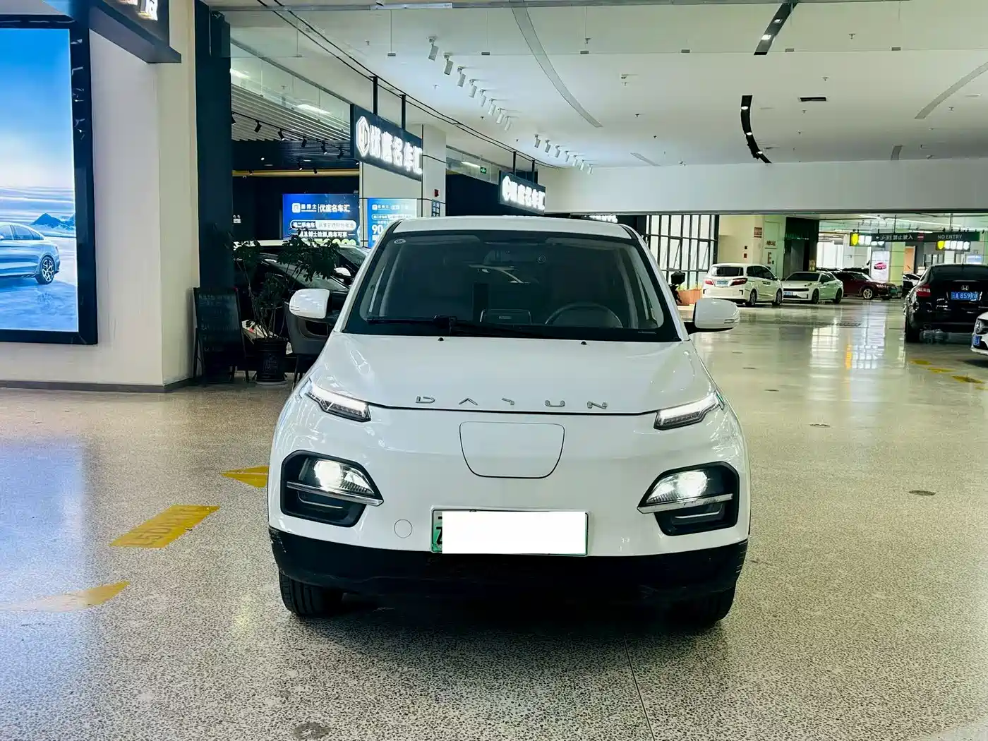Dayun Yuehu 2022 2022 Facelift 30.66kWh 2WD VIP Edition