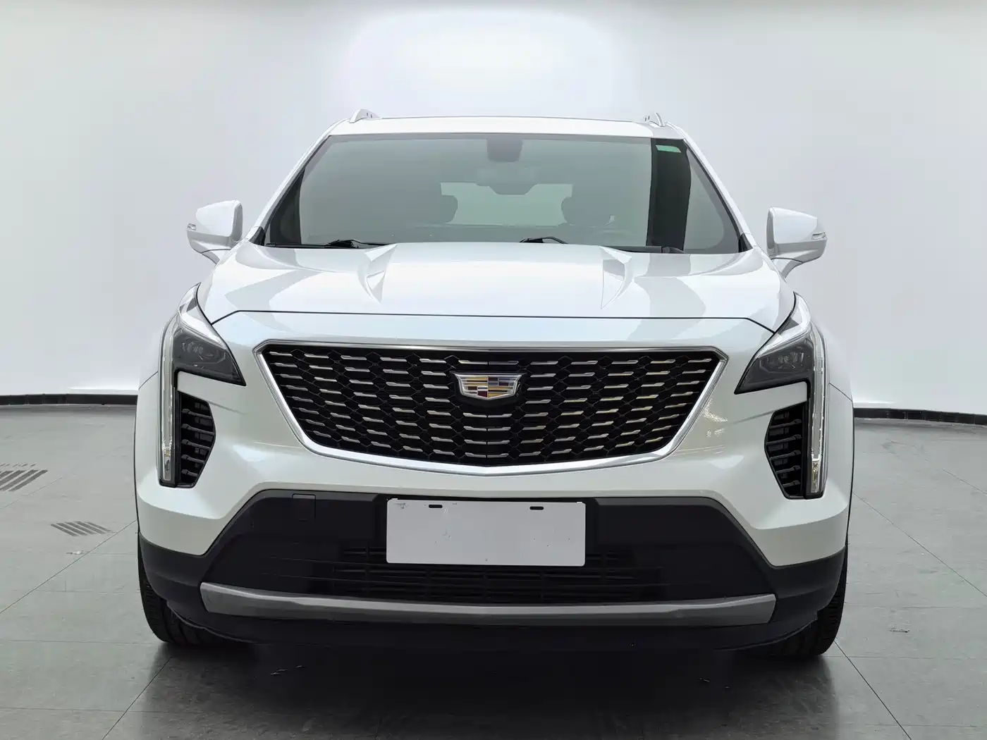 Cadillac XT4 2018 Model 28T 2WD Luxury фото 2