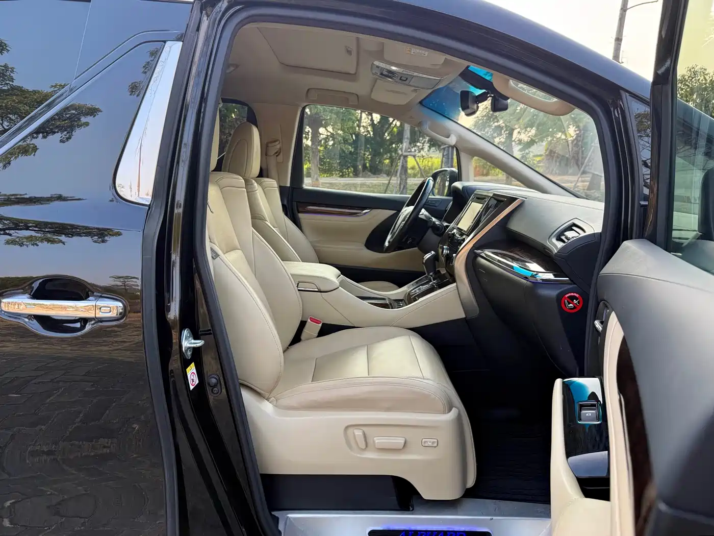 Toyota Alphard 2018 Facelift 3.5L Luxury Edition фото 13