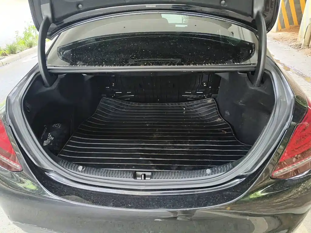 Photo 13 - Mercedes-Benz C-Class