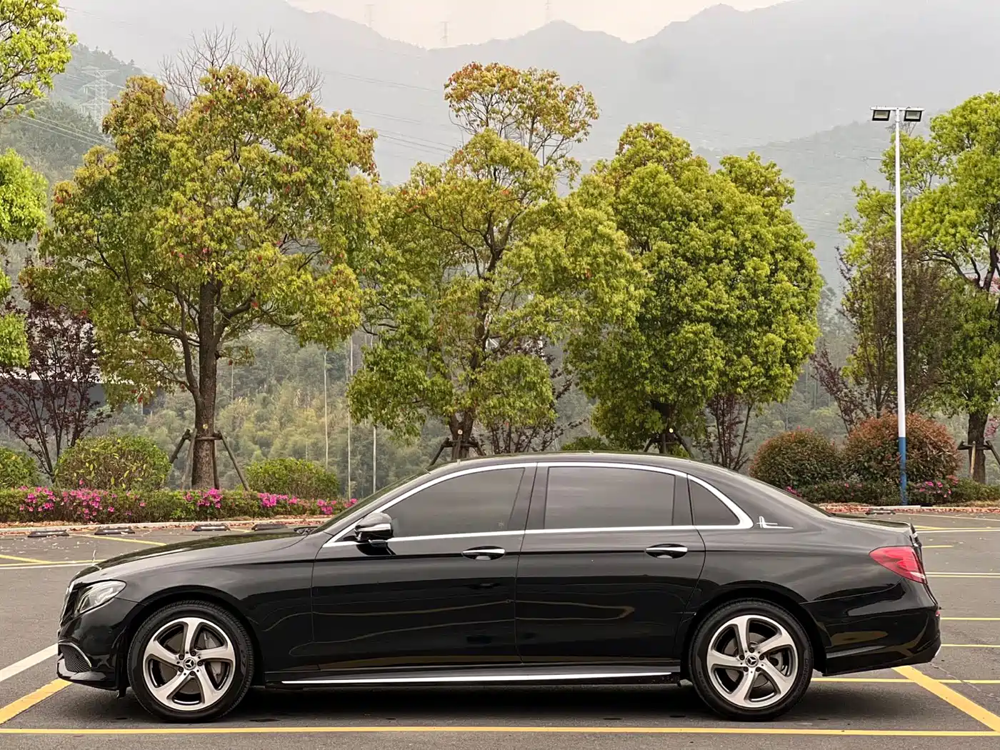Mercedes-Benz E-Class 2019 E 300 L Sport Fashion фото 7