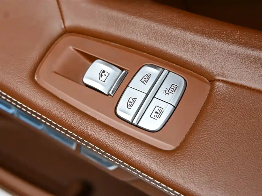 BMW 7 Series 2018 740Li xDrive Premium Type M Sport Package фото 30