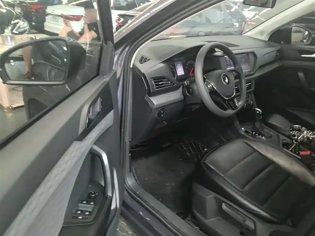 VOLKSWAGEN TUYUE