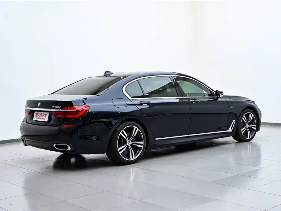 BMW 7 Series 2018 740Li xDrive Premium Type M Sport Package фото 7