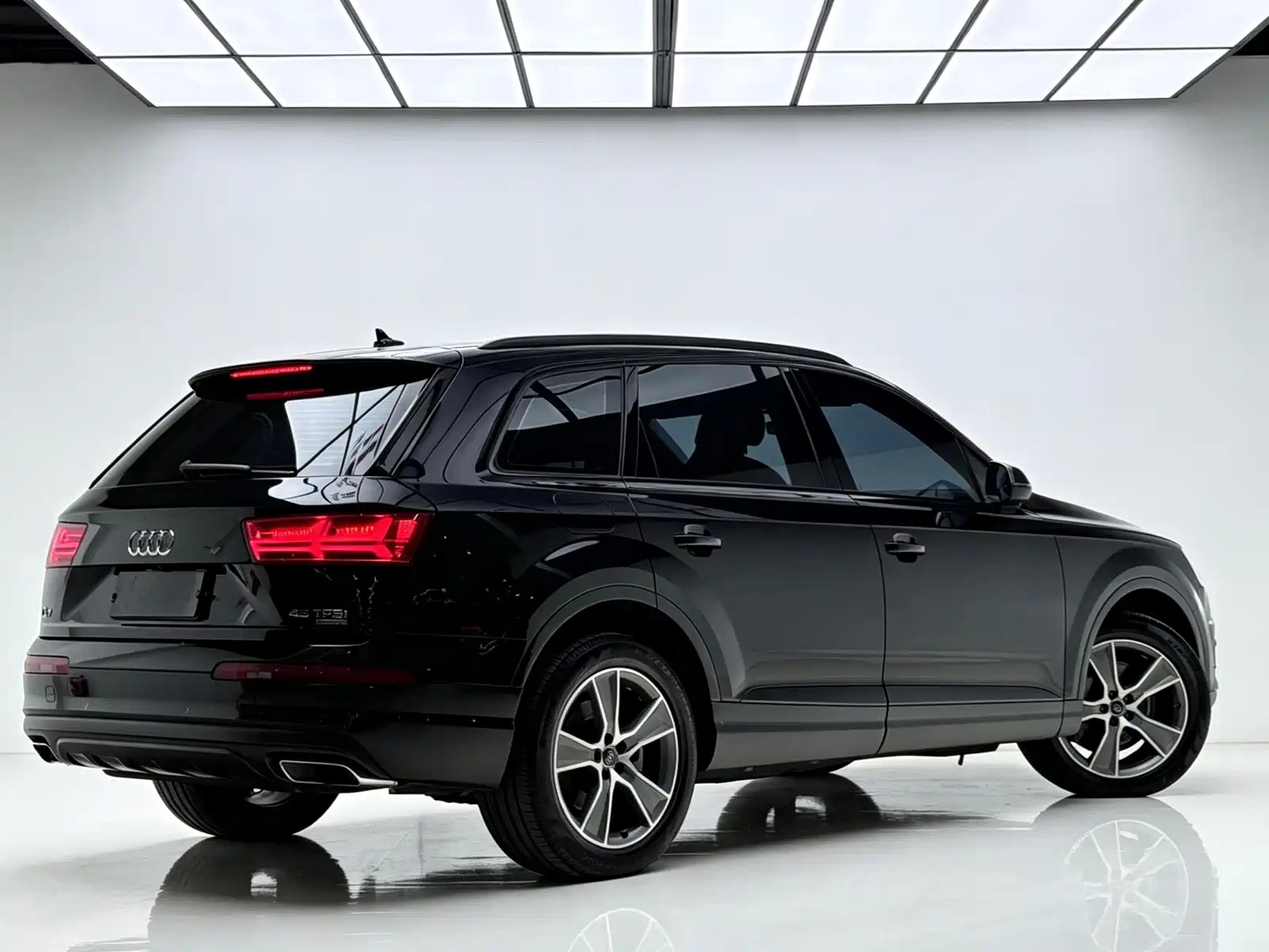 Фото 4 - Audi Q7