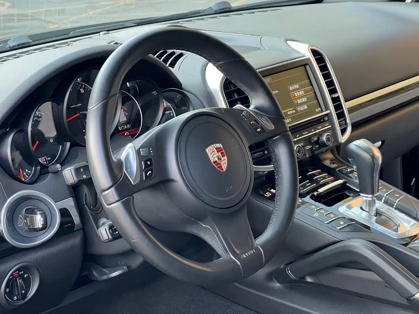 Porsche Cayenne фото 14