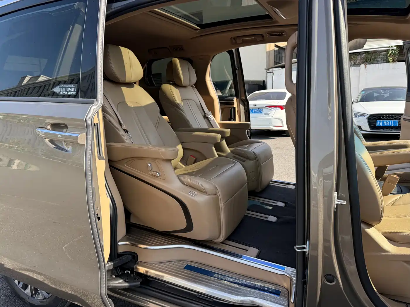 Buick GL8 2020 Model ES Landglory 653T Luxury фото 11