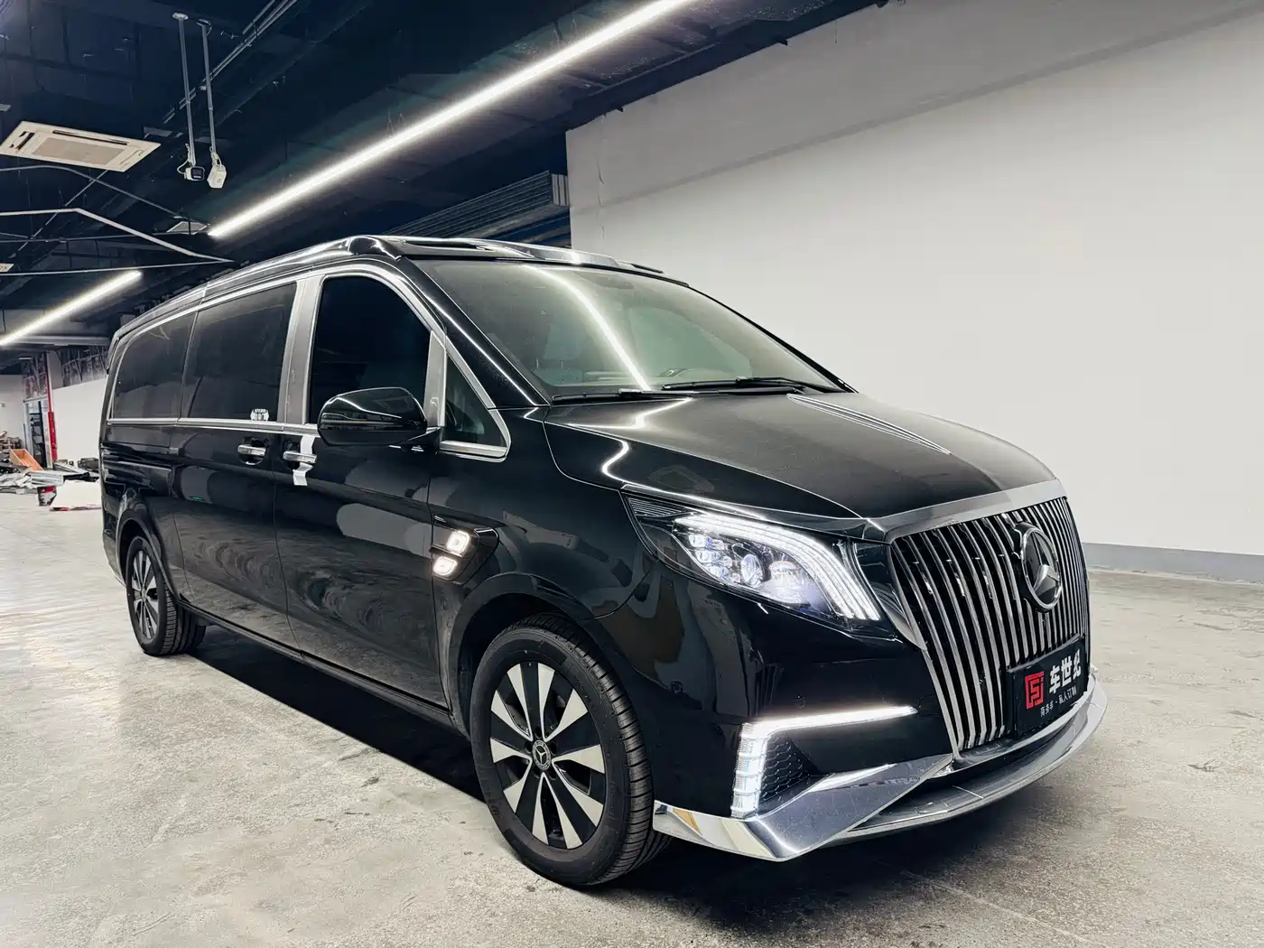 Mercedes-Benz Vito 2023 2.0T Business 7-Seater фото 3