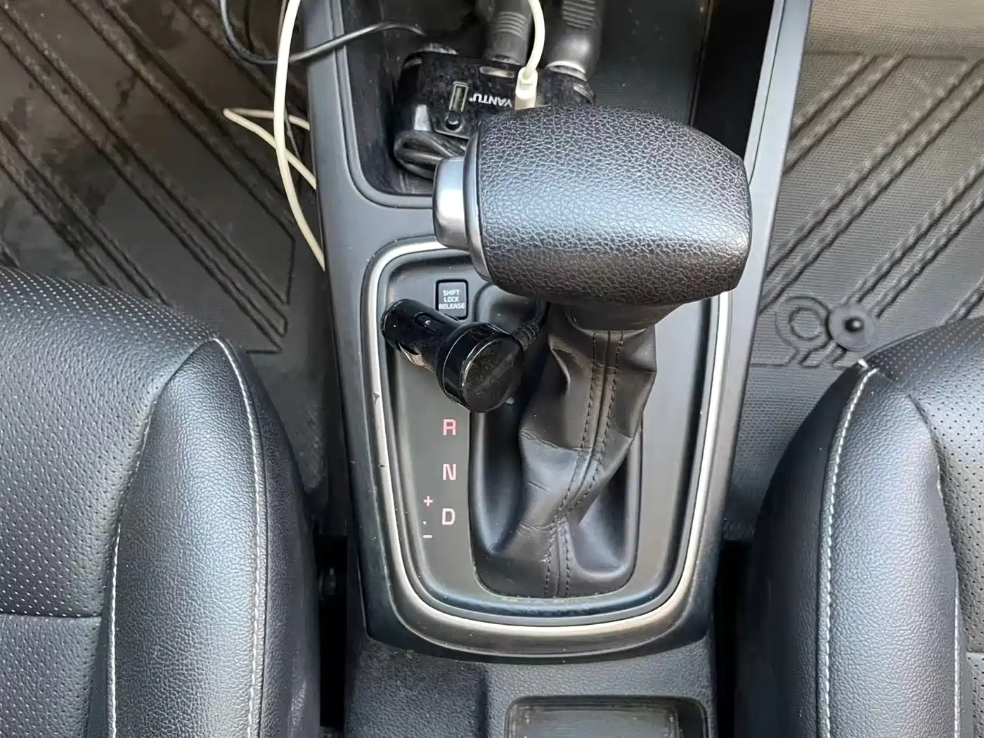 Kia K2 2018 2017 Sedan 1.4L AT 15th Anniversary Special Edition GLS